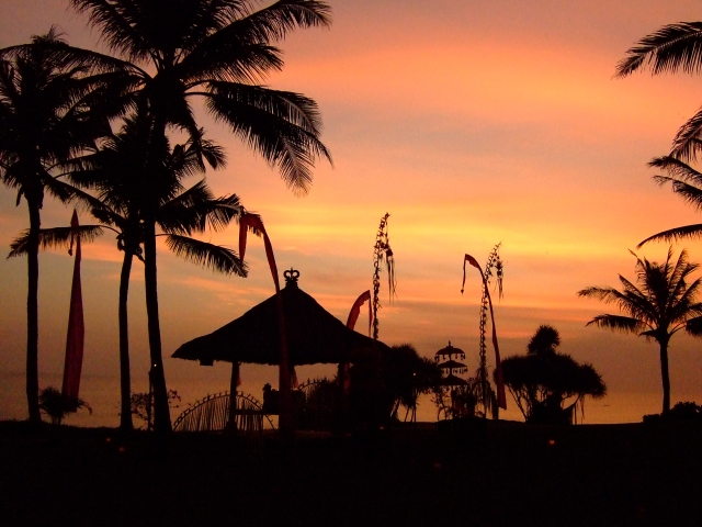 国際交流　きもの着付け教室